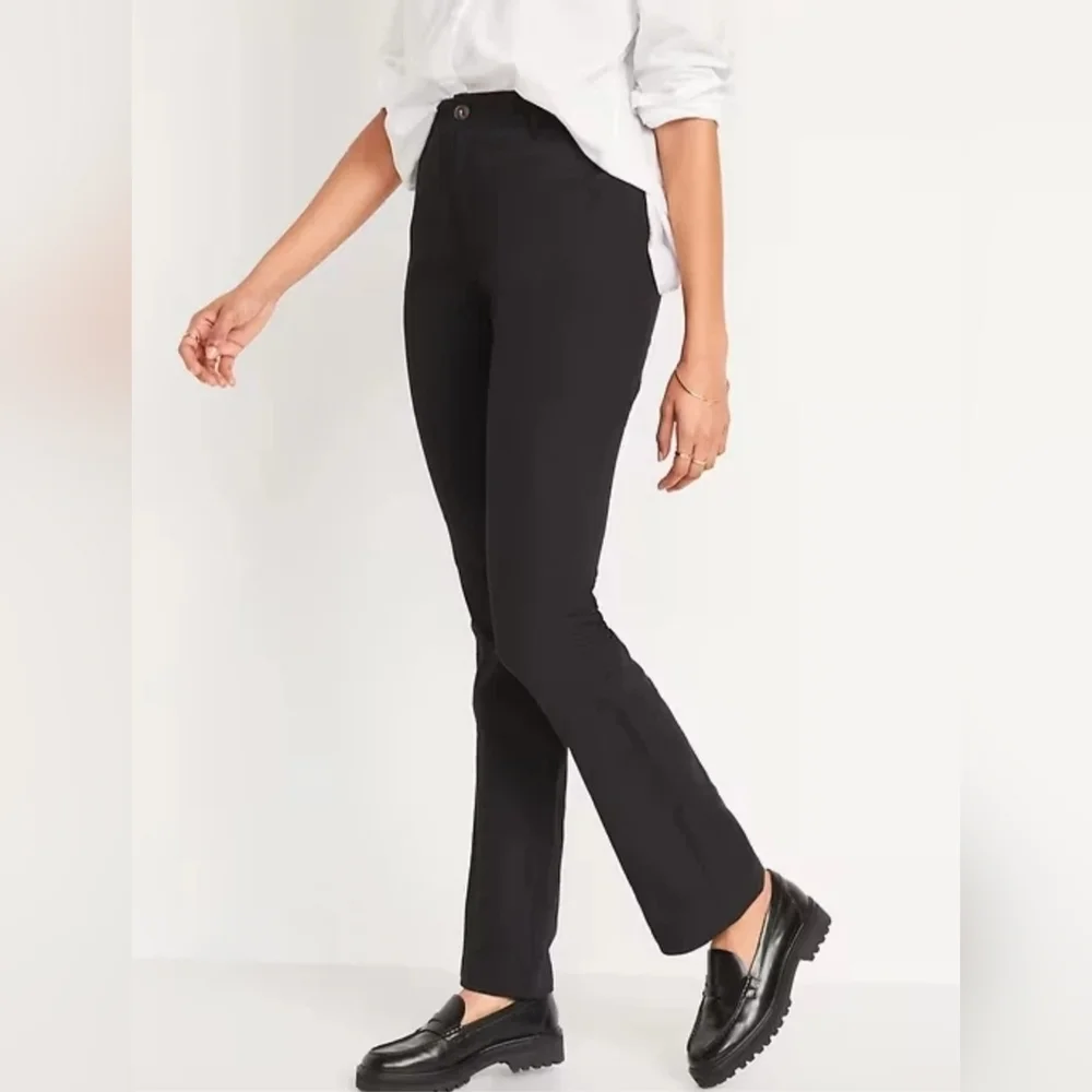 OLD NAVY High Waisted Wow Flare Soft Stretch Ankle Chino Pants Black 8 PETITE
